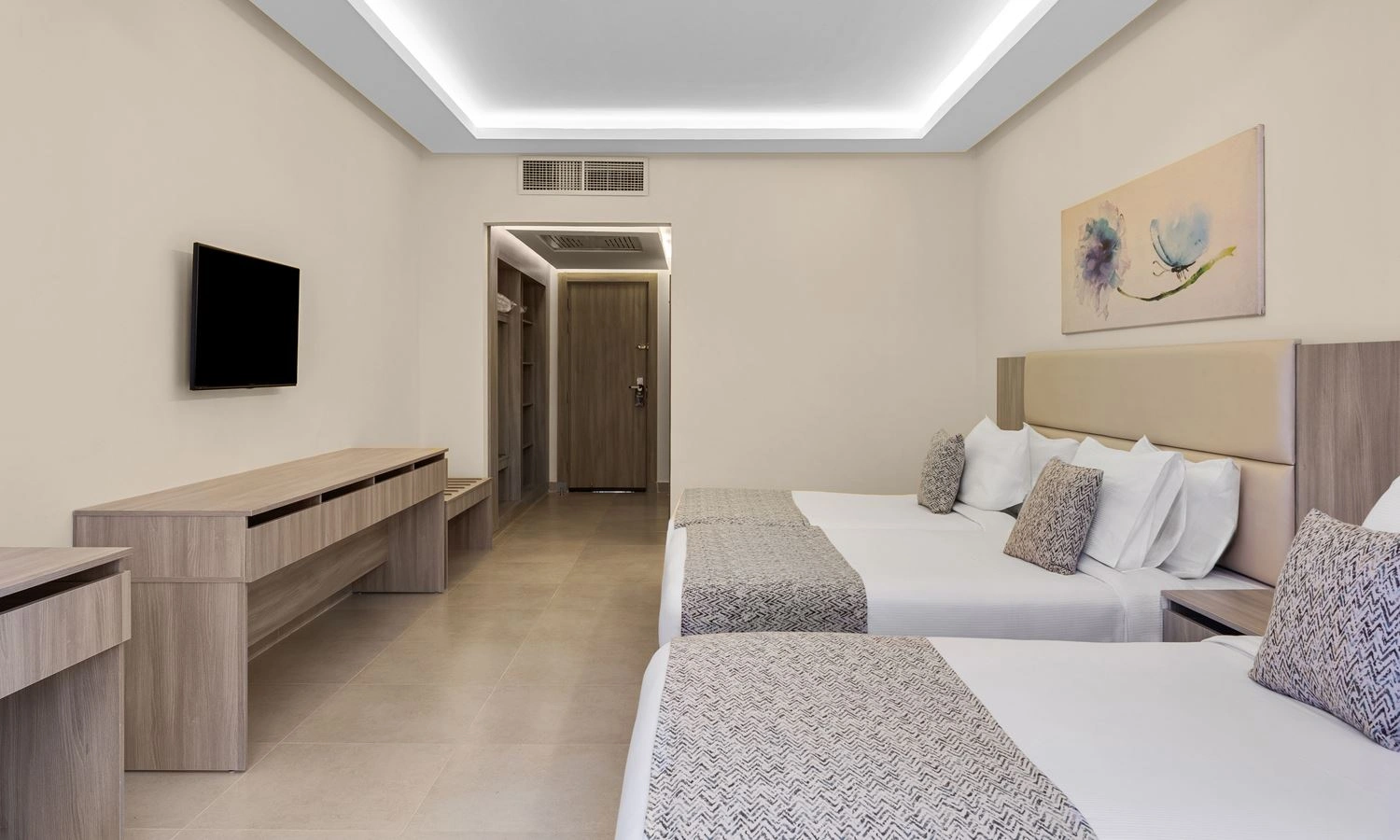 rooms-coral-standard-room-garden-view