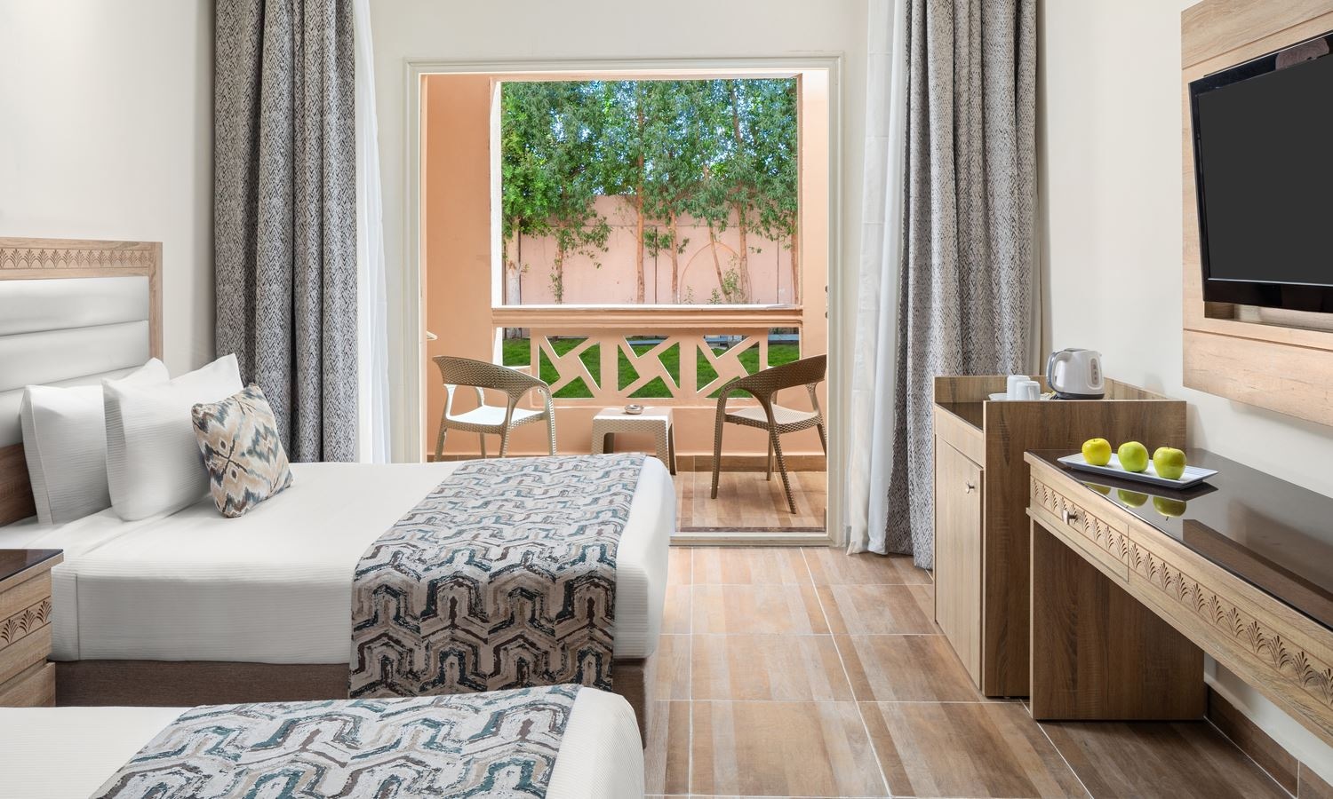 rooms-coral-standard-room-garden-view