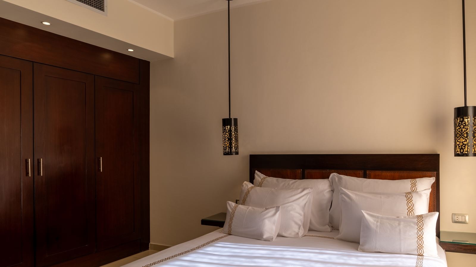 rooms-swim-up-villa-2-bedrooms