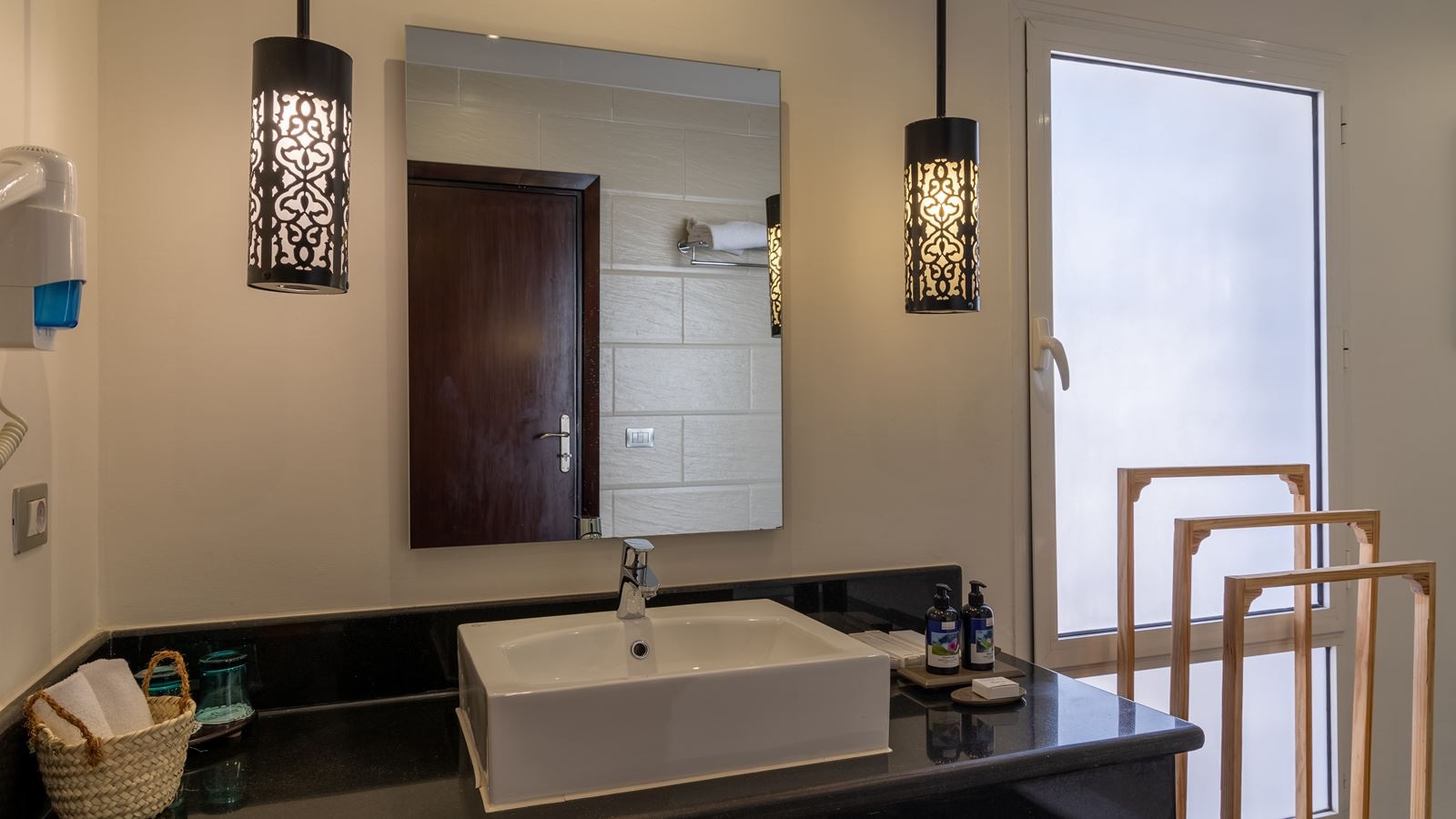 rooms-swim-up-villa-2-bedrooms