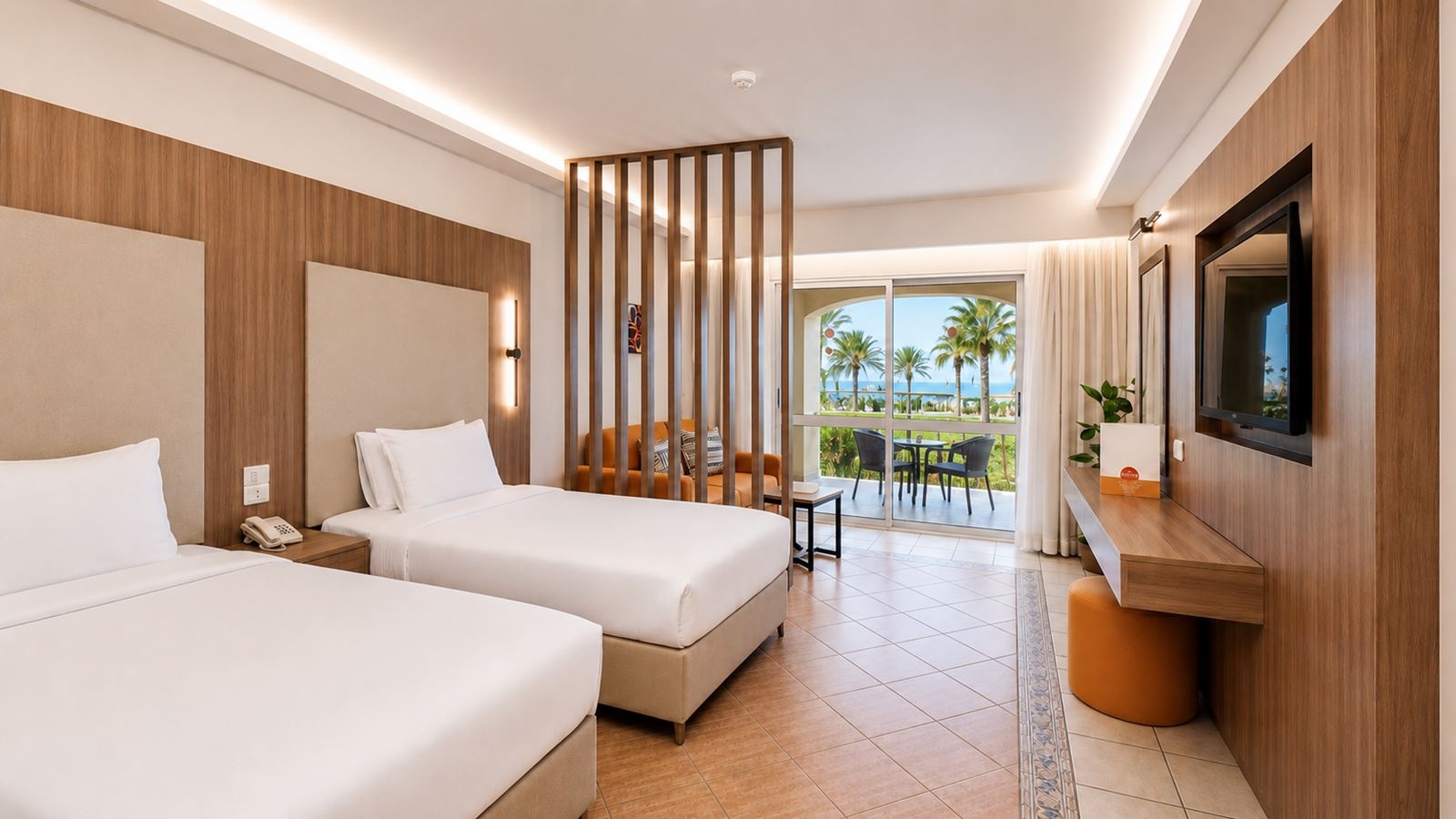 rooms-club-royal-regency-side-sea