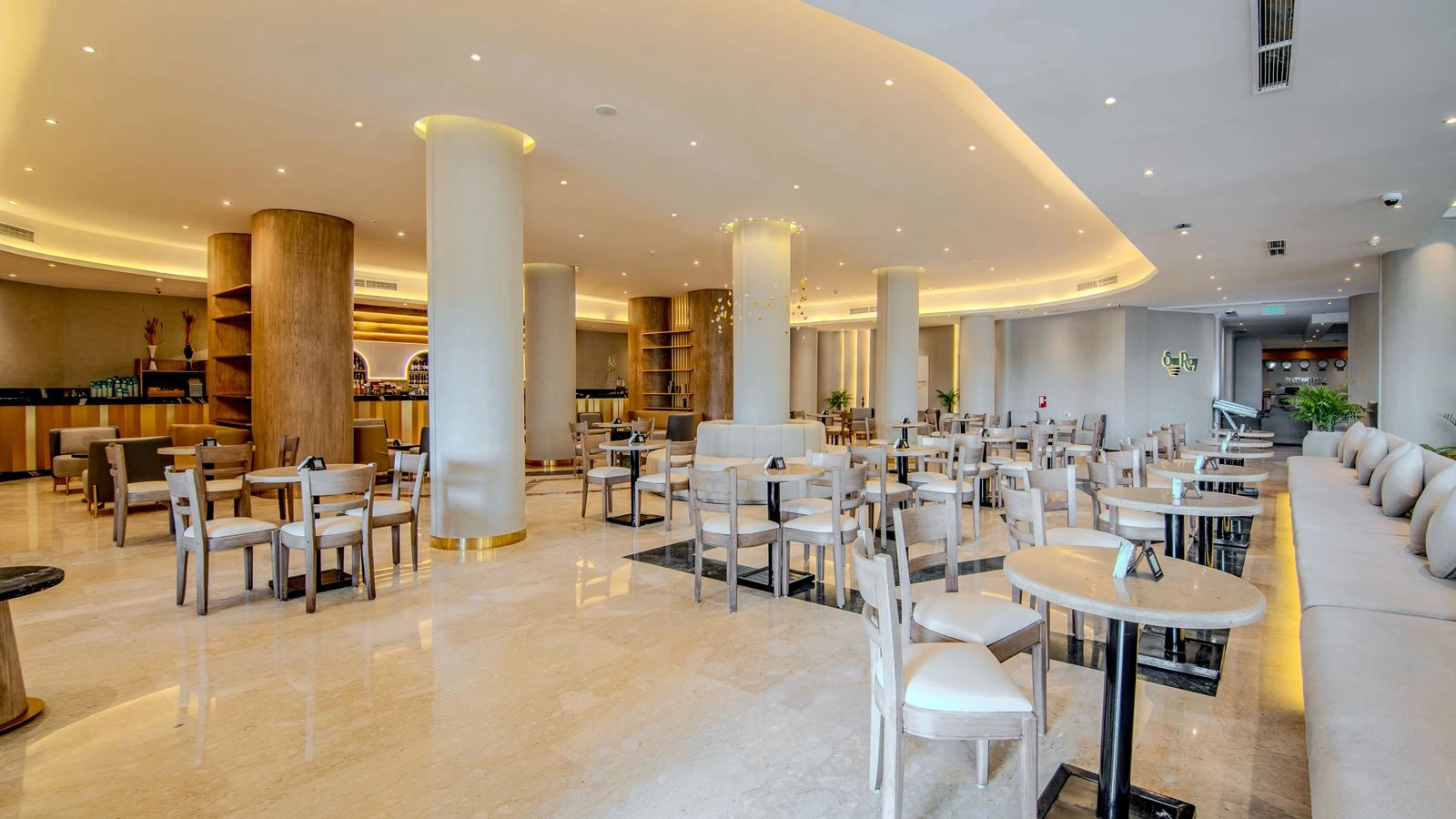 restaurants-sun-ray-lobby-bar