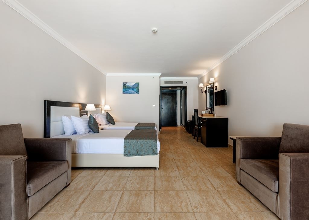 rooms-deluxe-room-sea-view