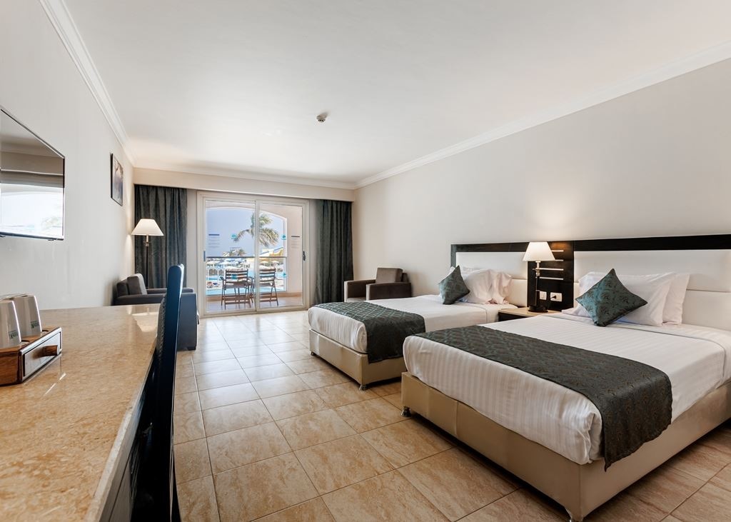 rooms-deluxe-room-sea-view