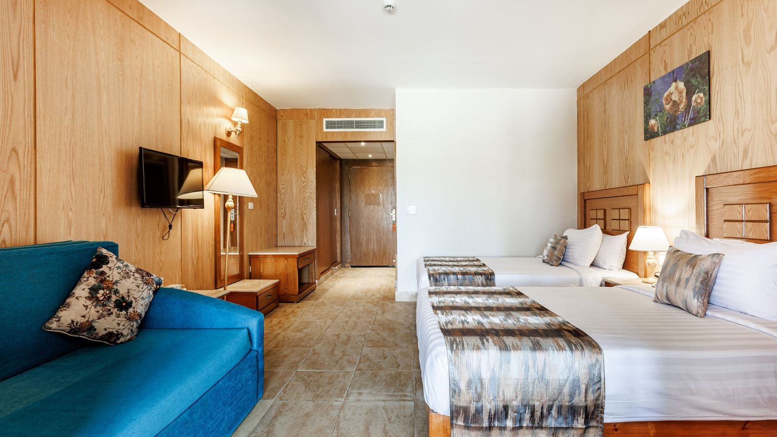 rooms-superior-family-suite-pool-view