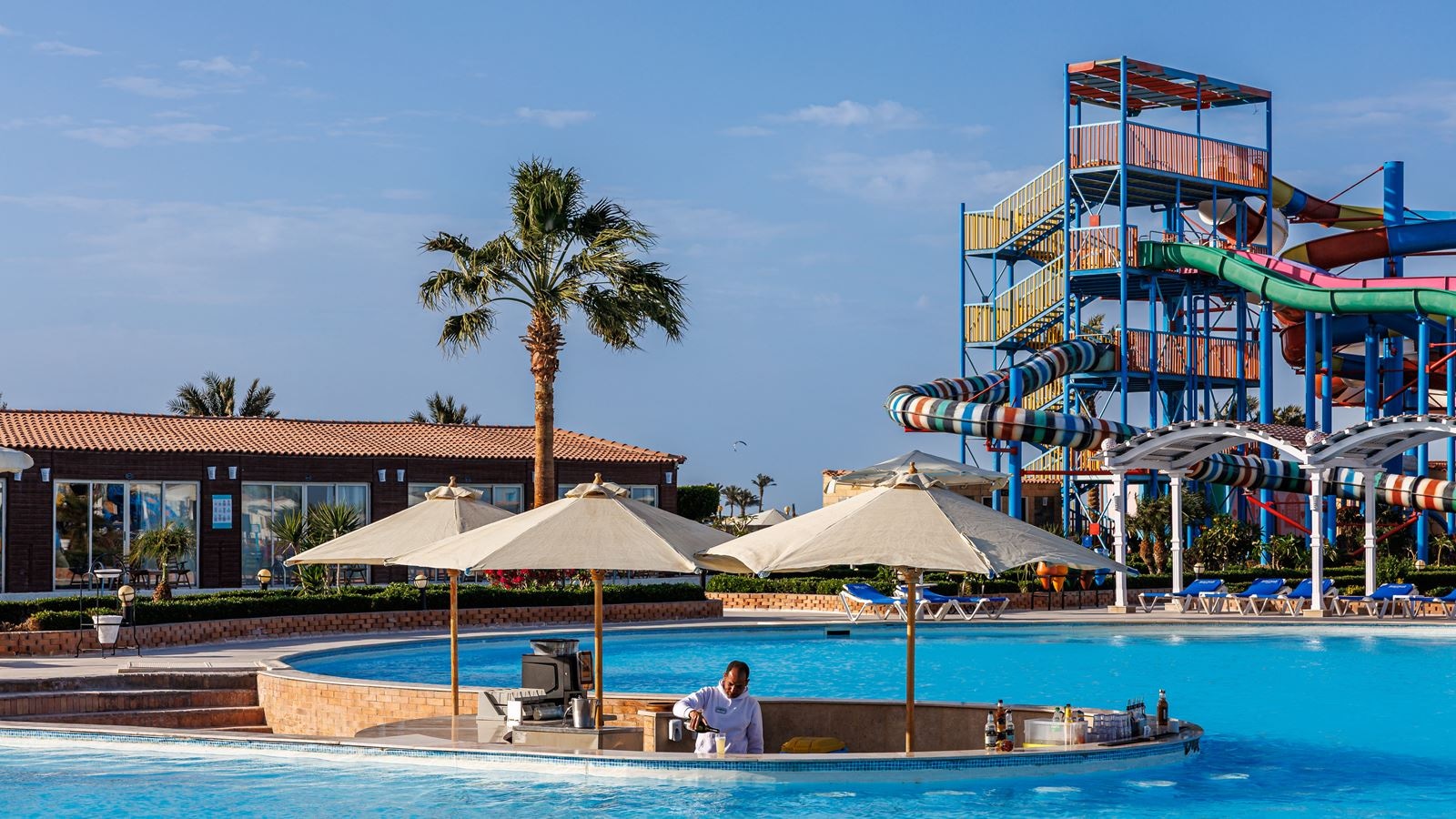 bars-splash-pool-bar