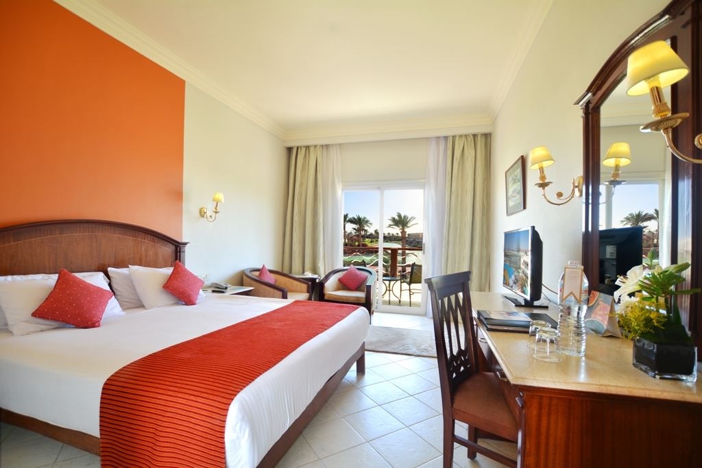 rooms-standard-gardenpool-view-room