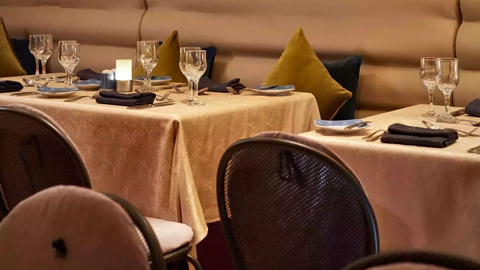 restaurants-restaurants