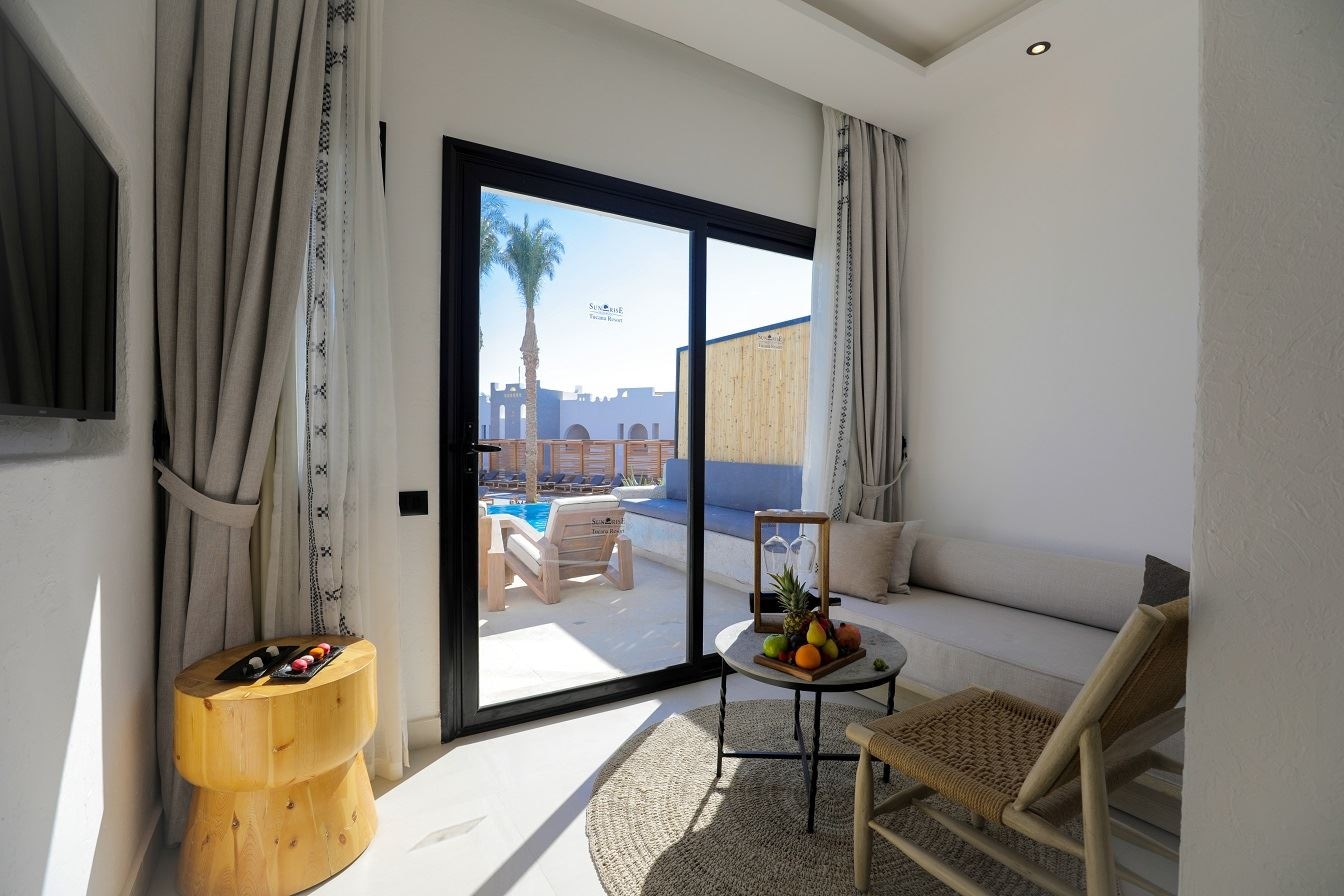 rooms-posh-club-junior-swimup-suite