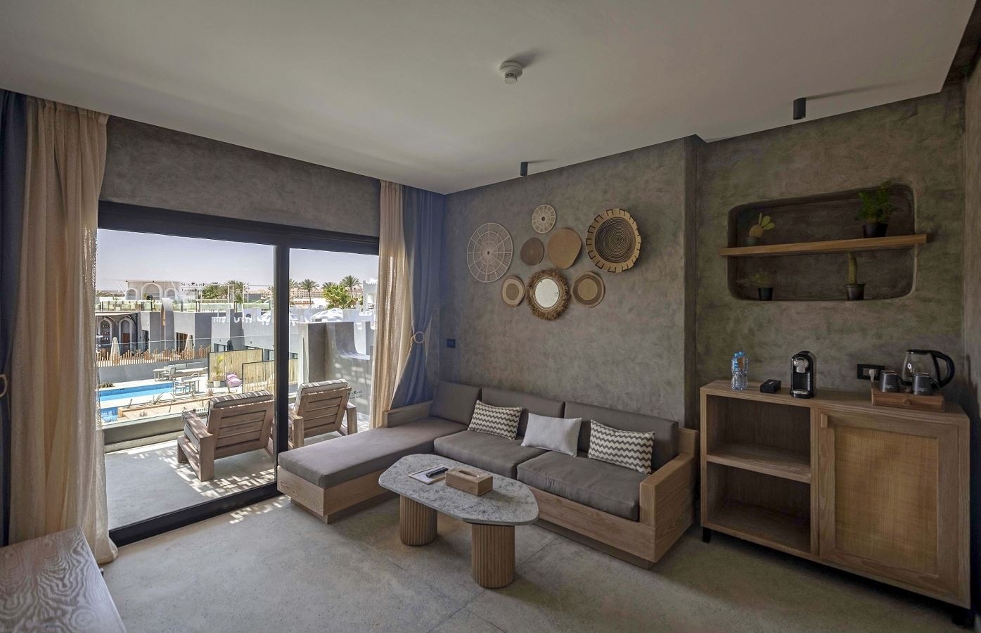 rooms-posh-club-executive-jacuzzi-suite