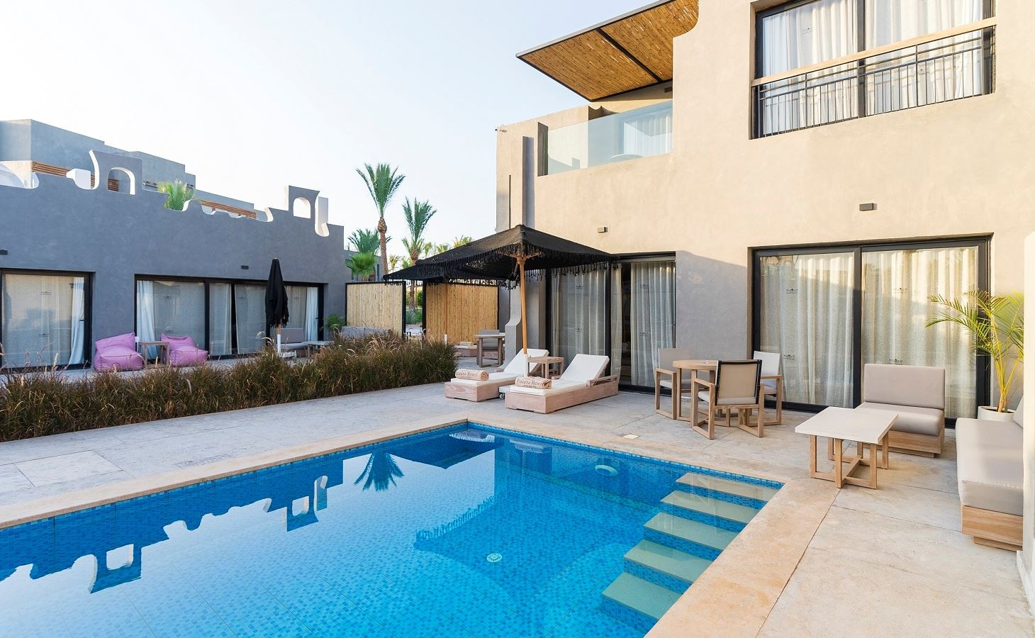 rooms-posh-club-executive-pool-suite