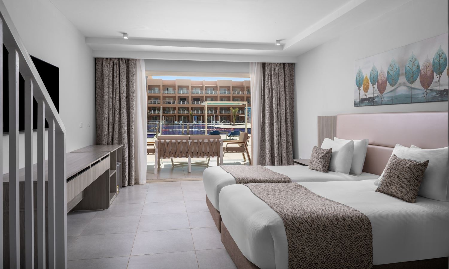 rooms-duplex-pool-view-+14-years