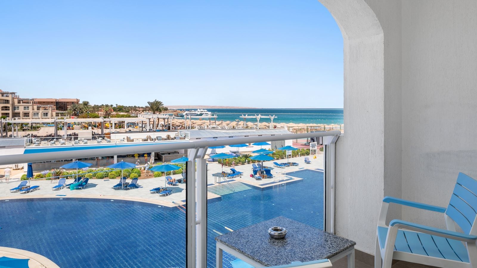 rooms-deluxe-room-sea-view