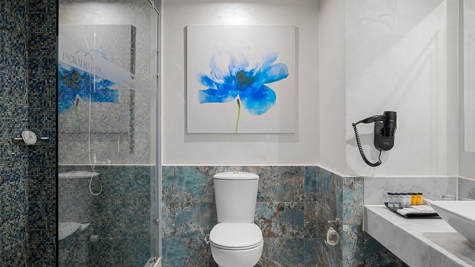 rooms-deluxe-room-sea-view