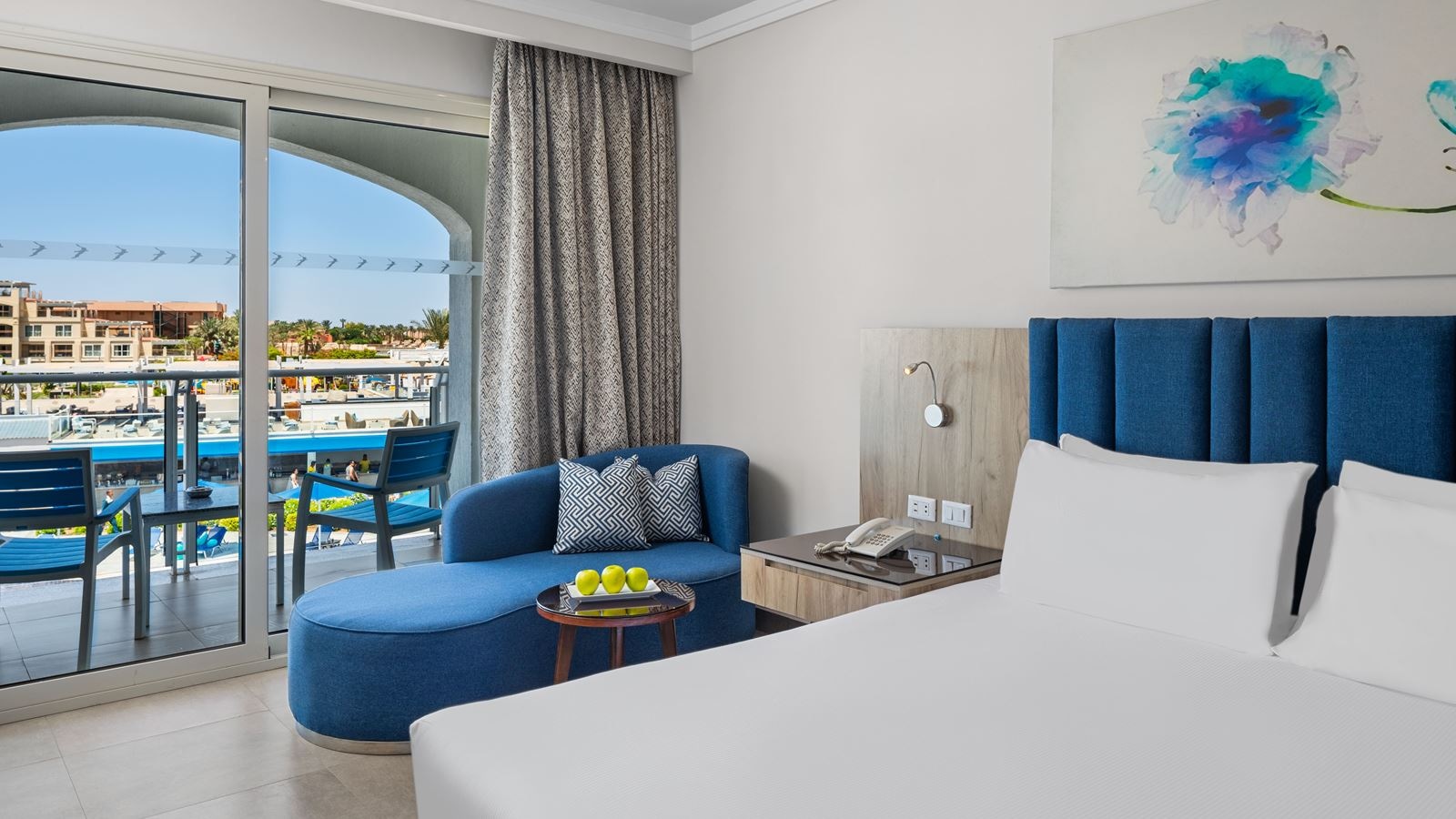 rooms-deluxe-room-sea-view