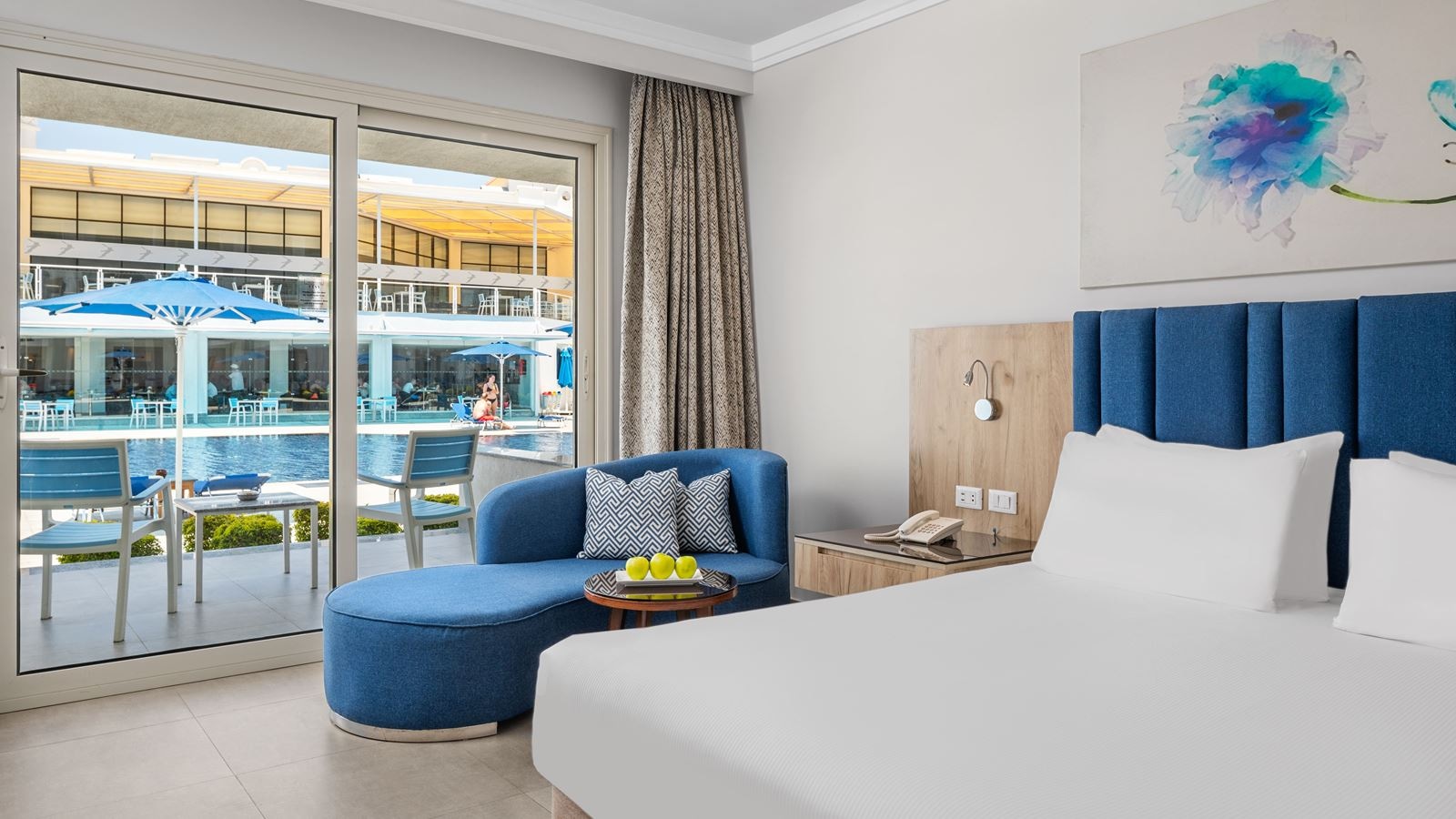 rooms-deluxe-room-side-sea-view