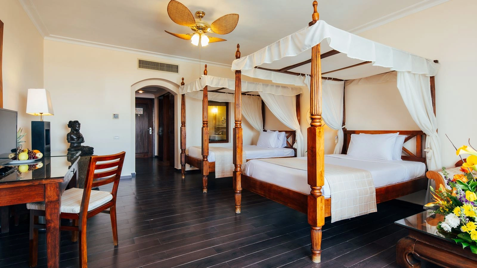 rooms-elisir-poolview-gym-free