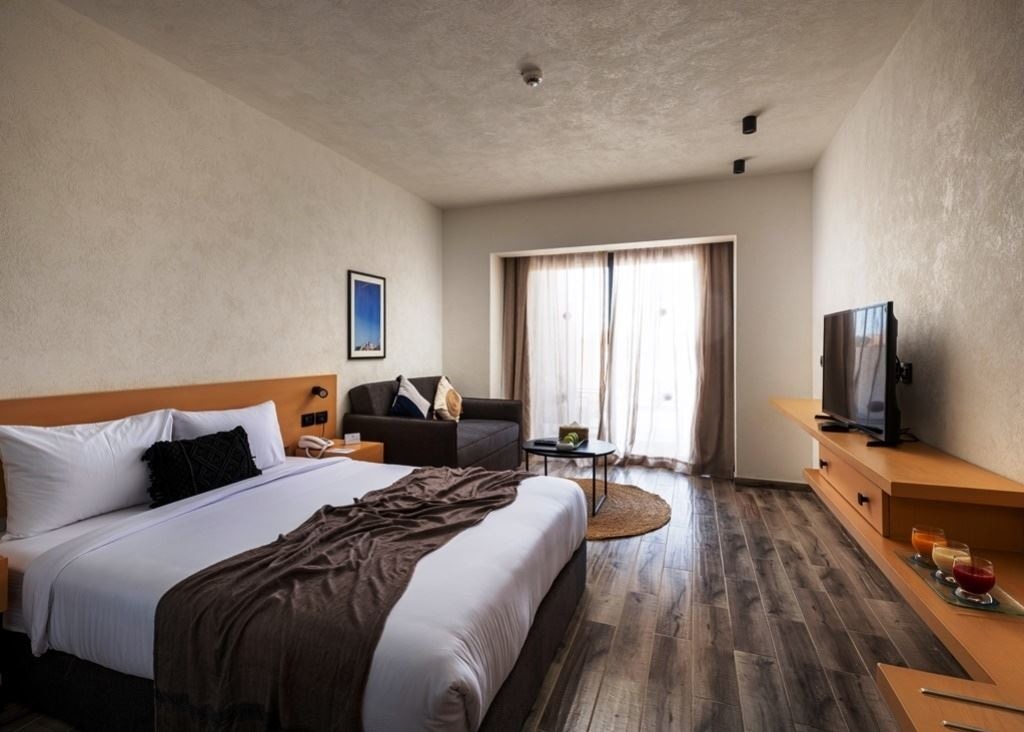 rooms-creek-premium-studio-mountain-view