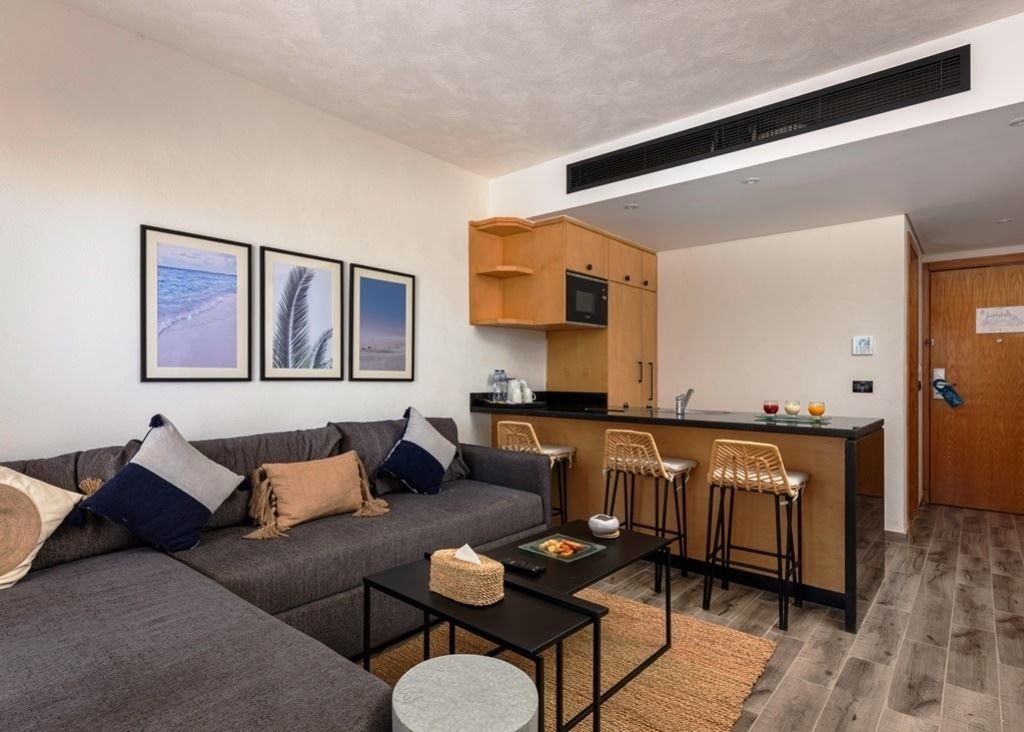 rooms-junior-suit-mountain-view