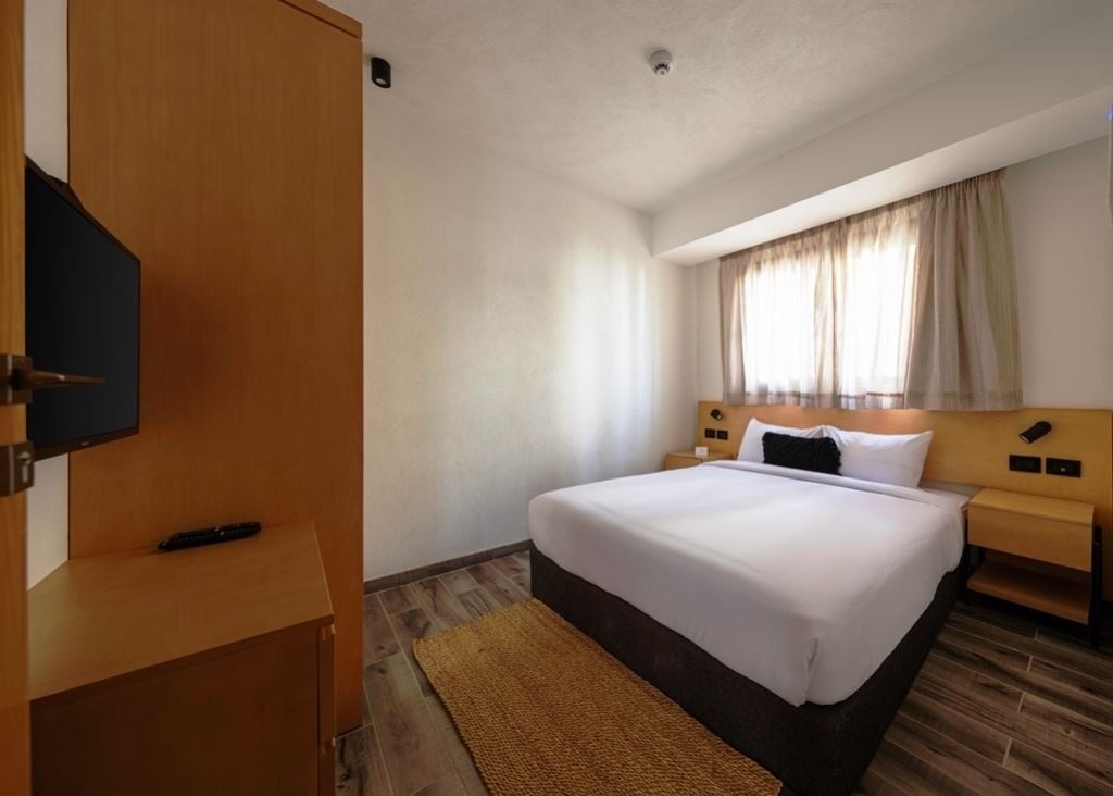 rooms-executive-suite-lagoon-view-with-plunge-pool