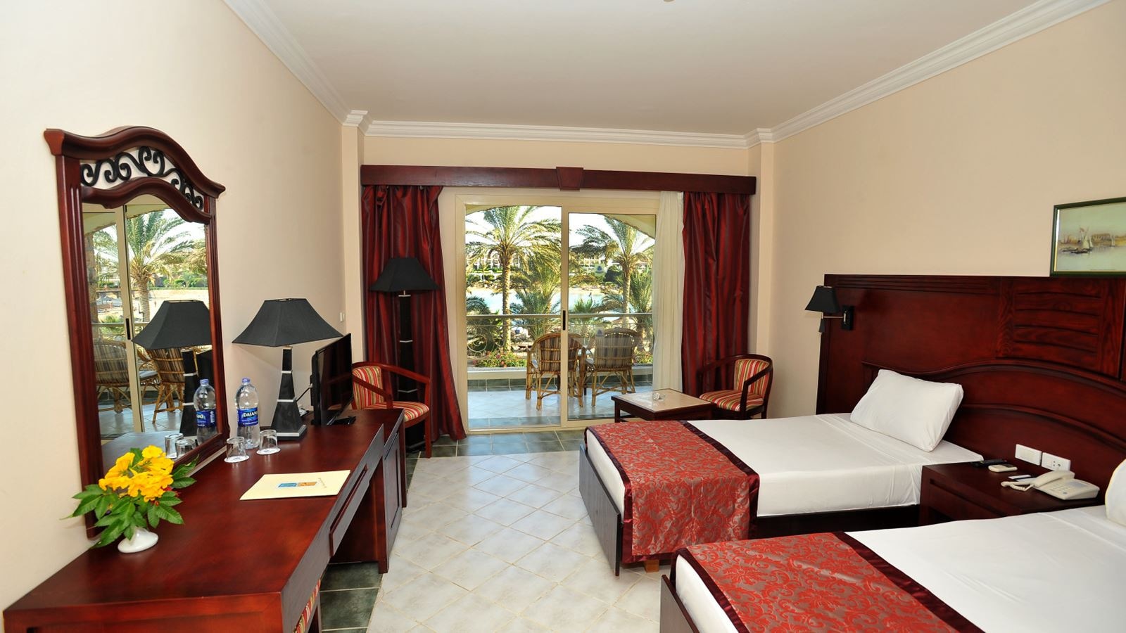 rooms-beach-front-room