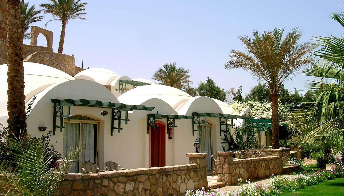 rooms-family-suite-with-2-separate-bedrooms