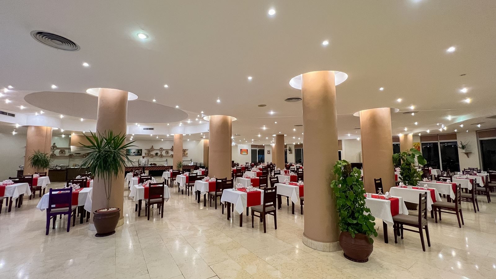 restaurants-la-luna-restaurant