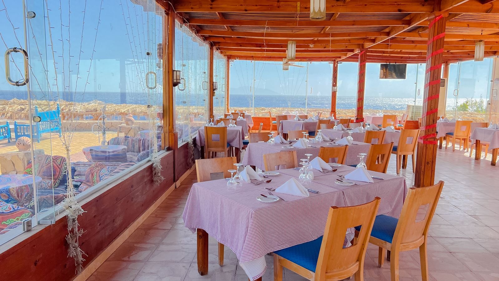 restaurants-reef-beach-restaurant