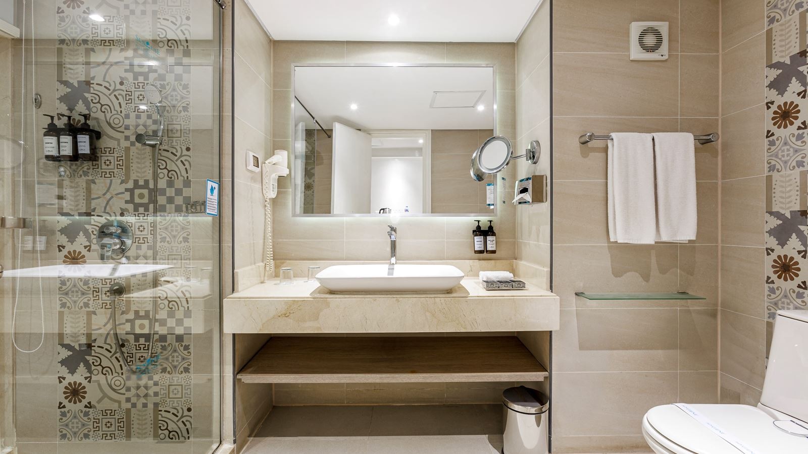 rooms-beach-front-room