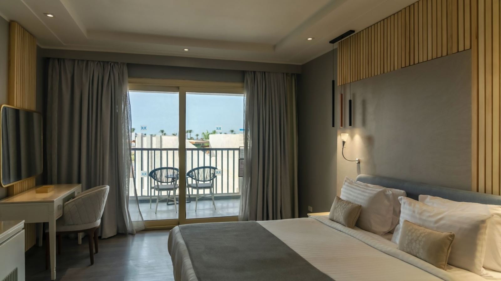 rooms-executive-jacuzzi-suite-sea-view-posh-club