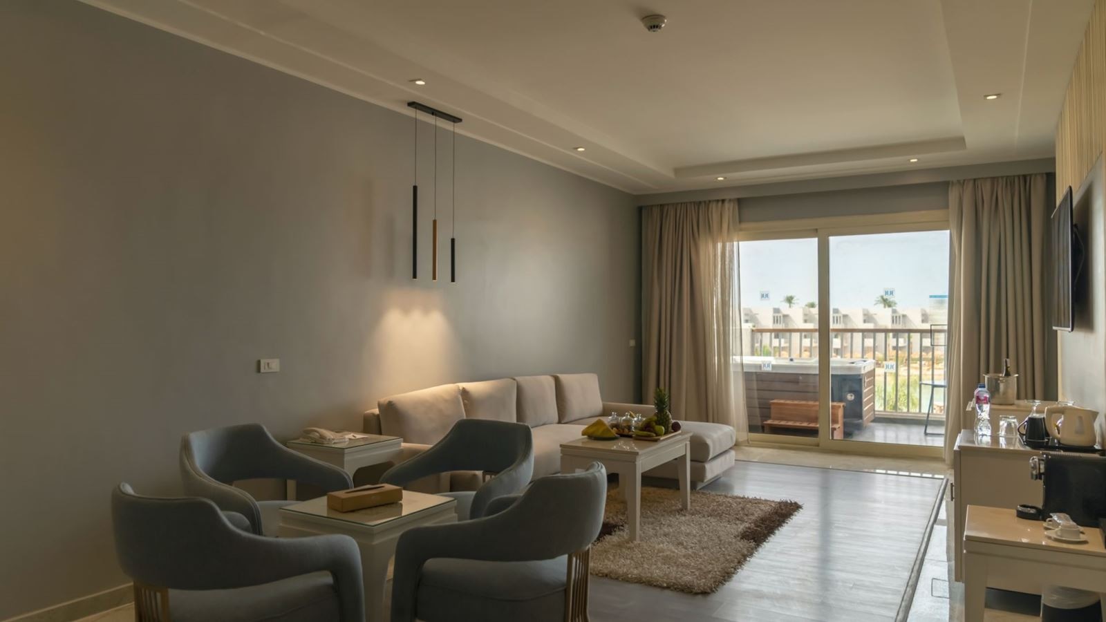 rooms-executive-jacuzzi-suite-sea-view-posh-club