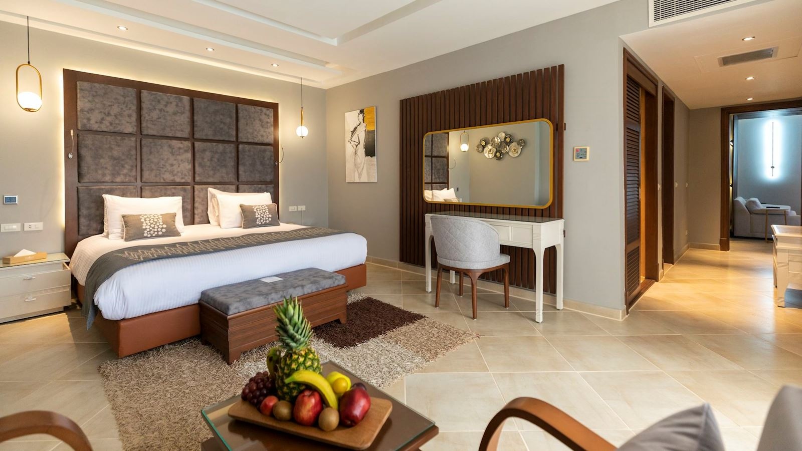 rooms-crystal-pool-suite-sea-view-posh-club