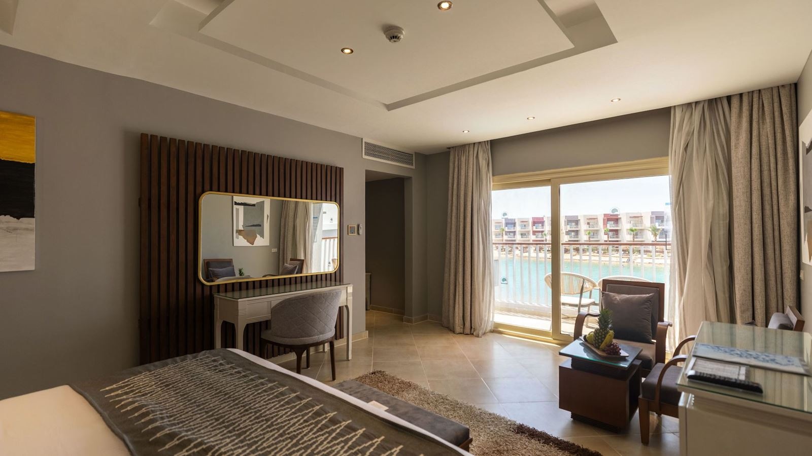 rooms-jacuzzi-suite-sea-view-posh-club