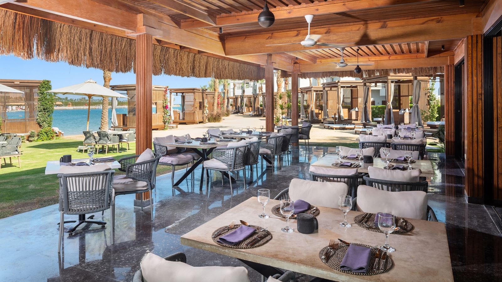 restaurants-posh-club-lounge