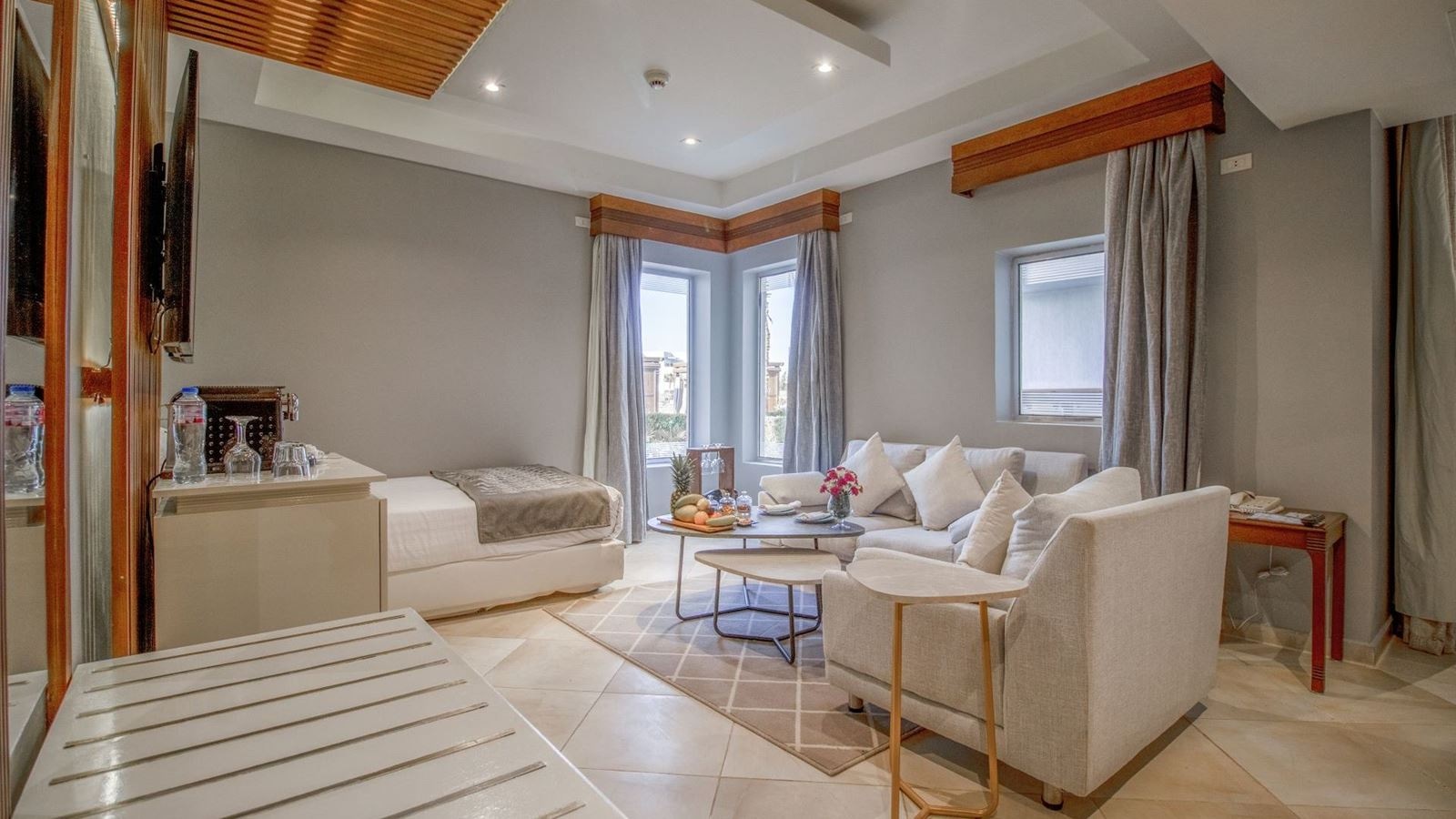 rooms-junior-swim-up-suite-posh-club