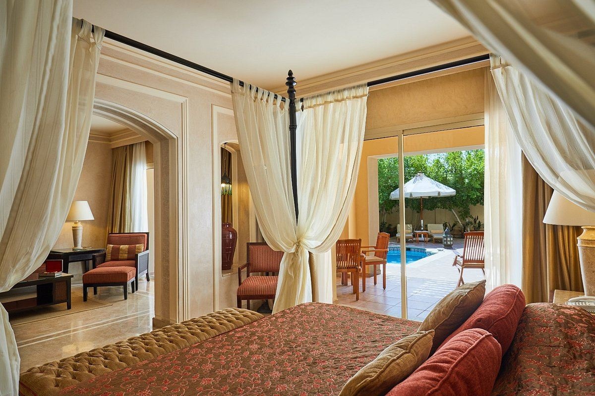 rooms-royal-suite-with-private-pool