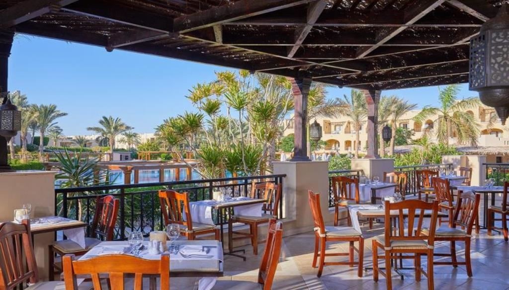 restaurants-fayrouz-pool-bar
