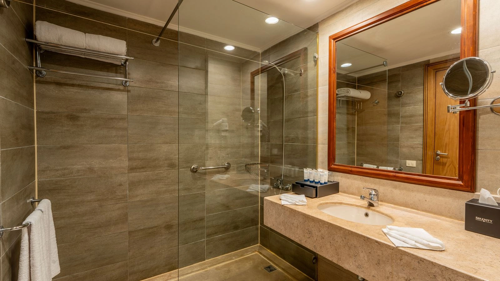 rooms-premium-room-pool-view