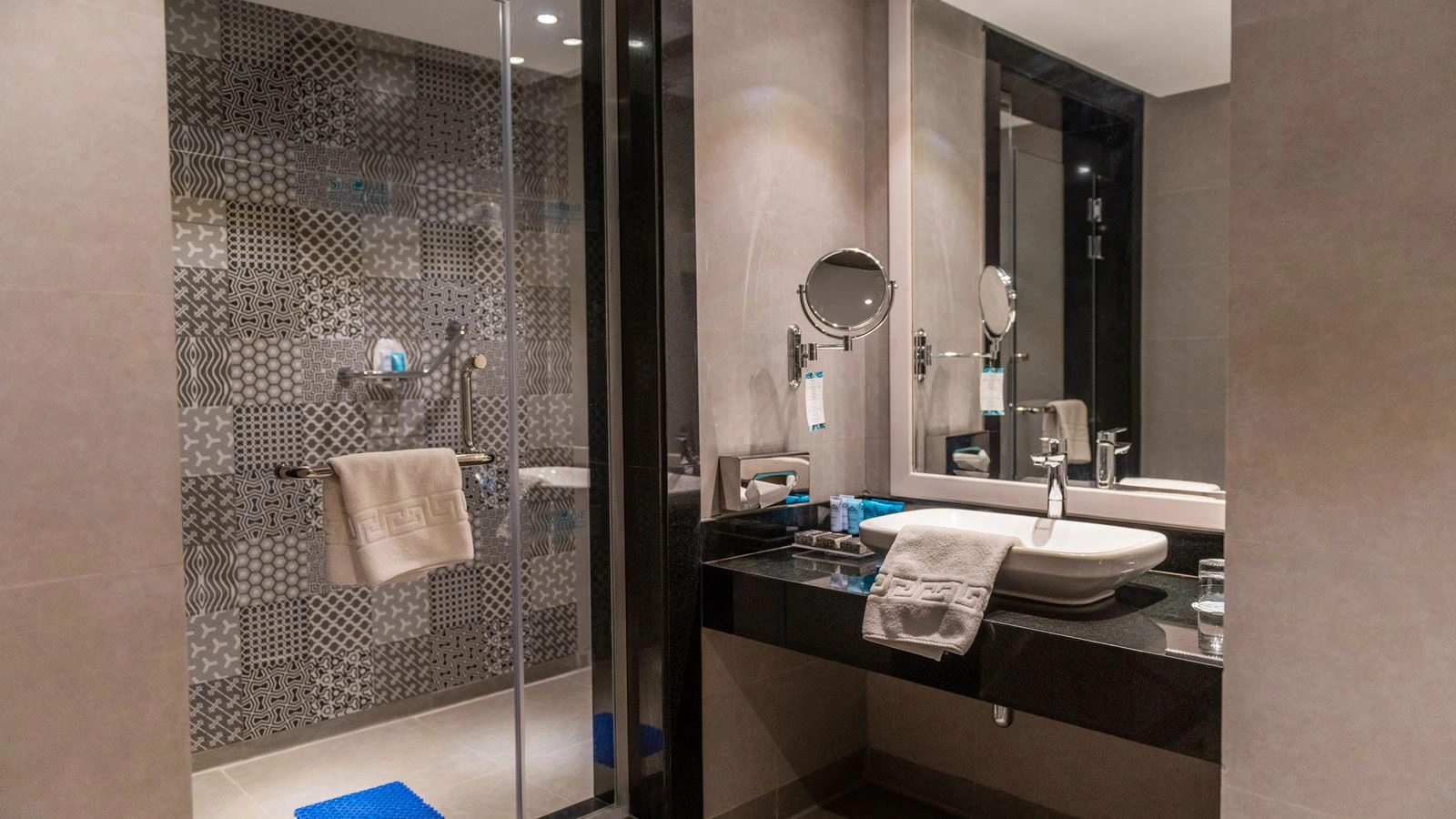 rooms-superior-garden--ssv--pool--aqua-view-room