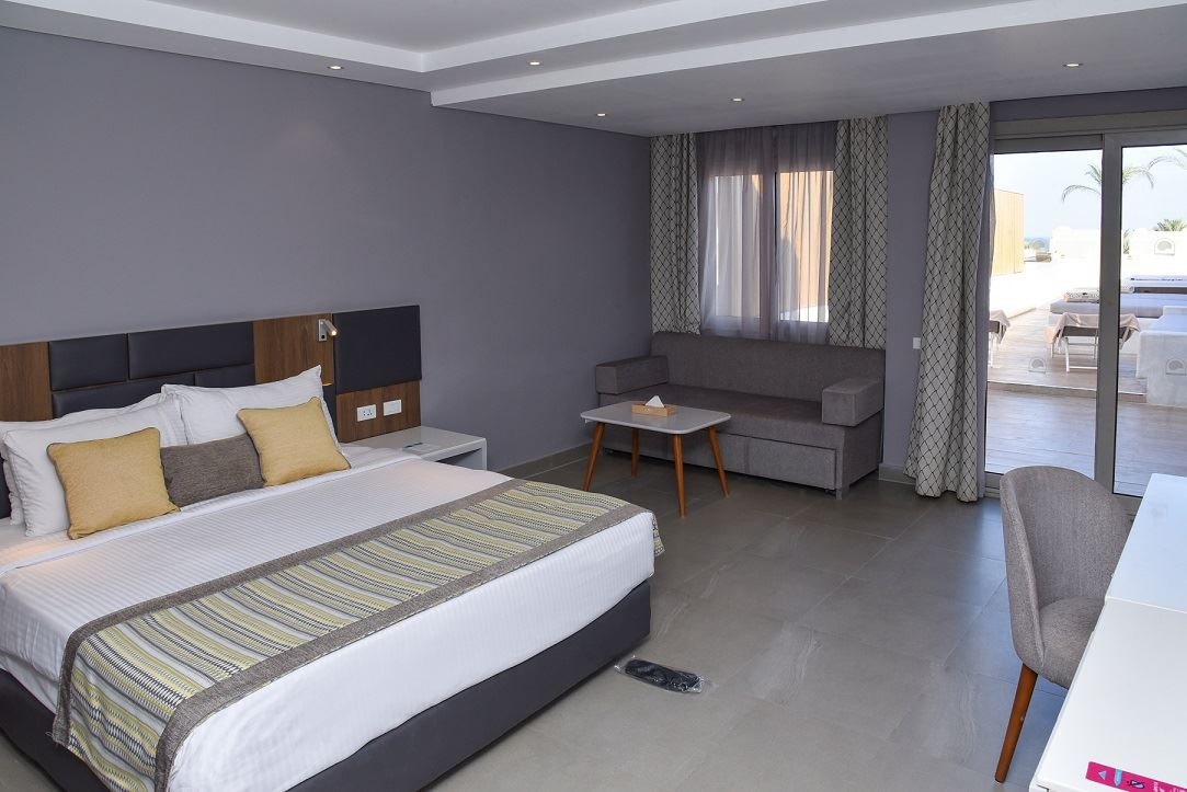 rooms-posh-club-jacuzzi-suite-psv