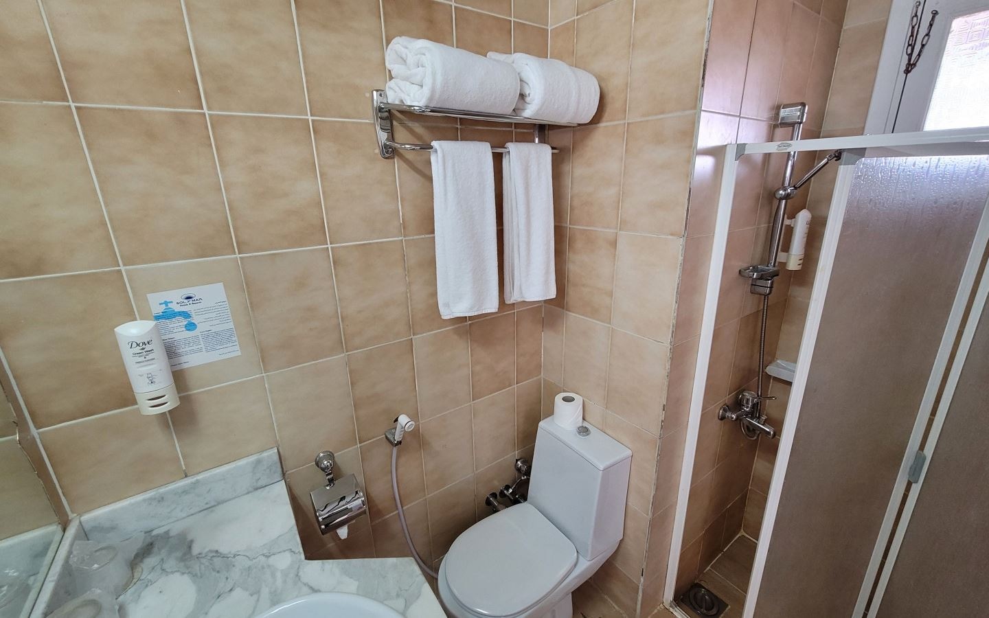 rooms-family-room-garden-view