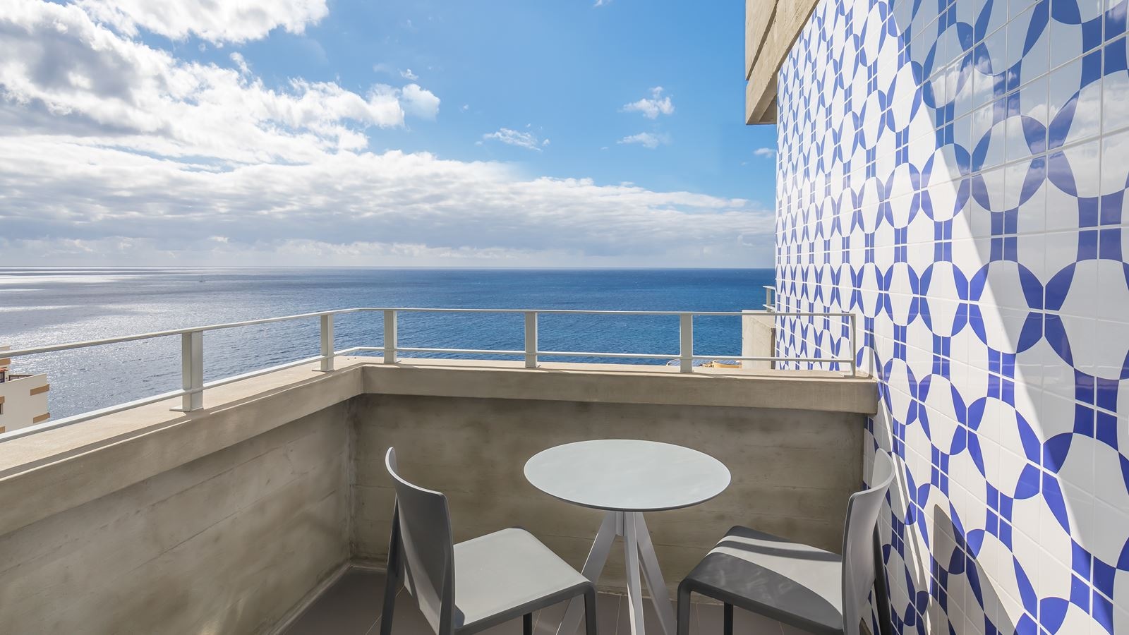 rooms-double-side-sea-view-room-balcony-or-terrace