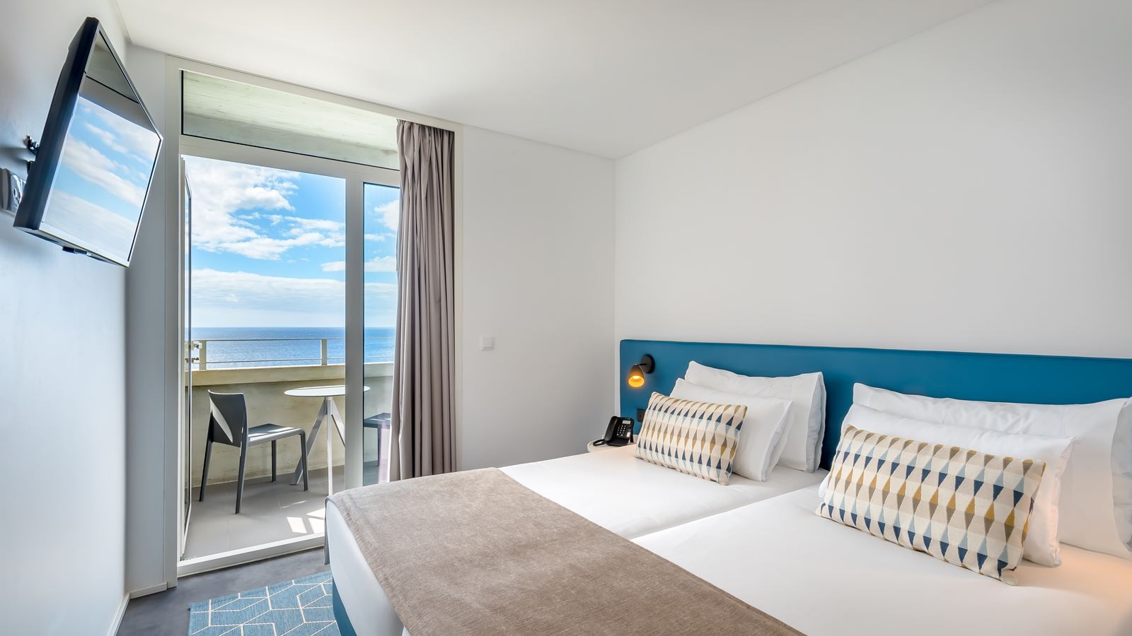 rooms-double-side-sea-view-room-balcony-or-terrace