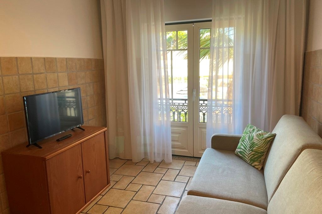 rooms-a1--1-bedroom-apartment