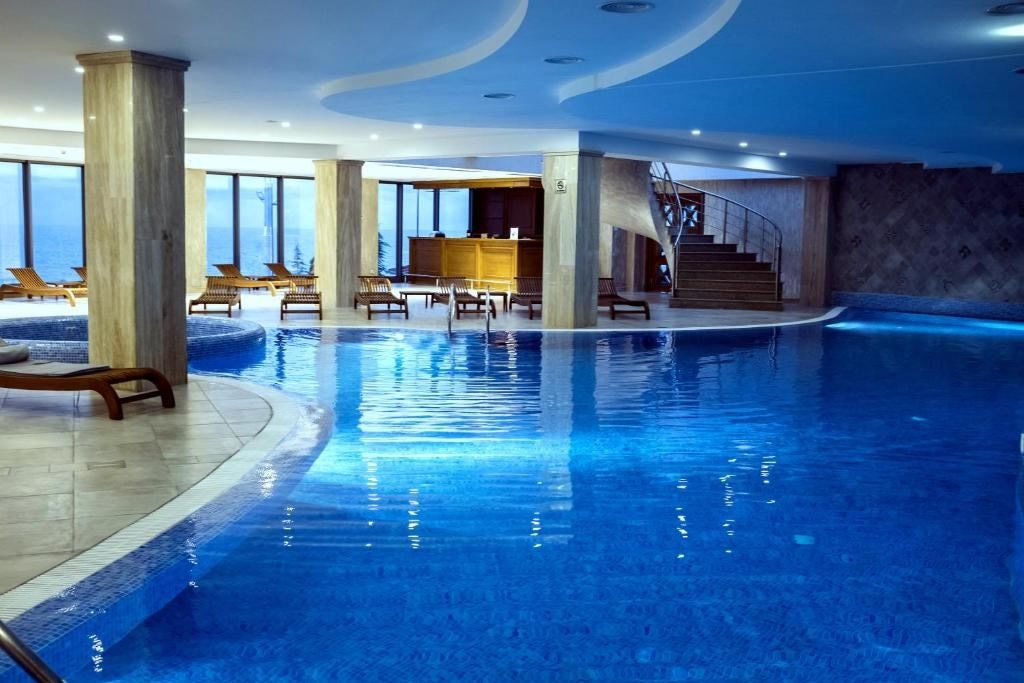 pools-indoor-pool