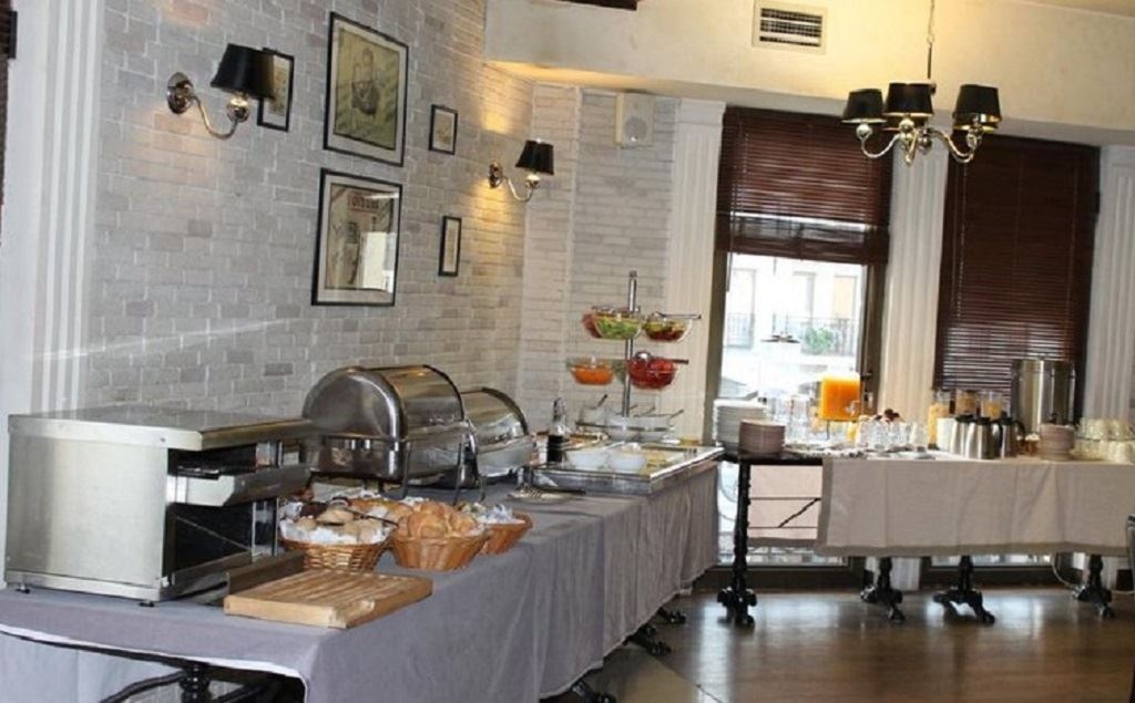 restaurants-restaurant