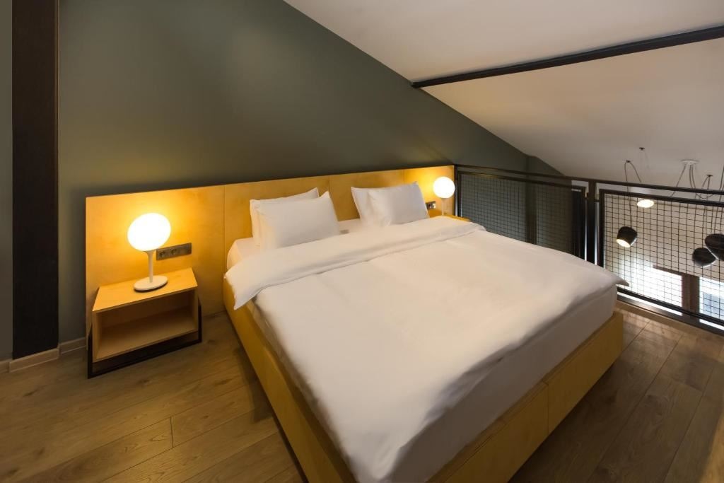 rooms-executive-suite