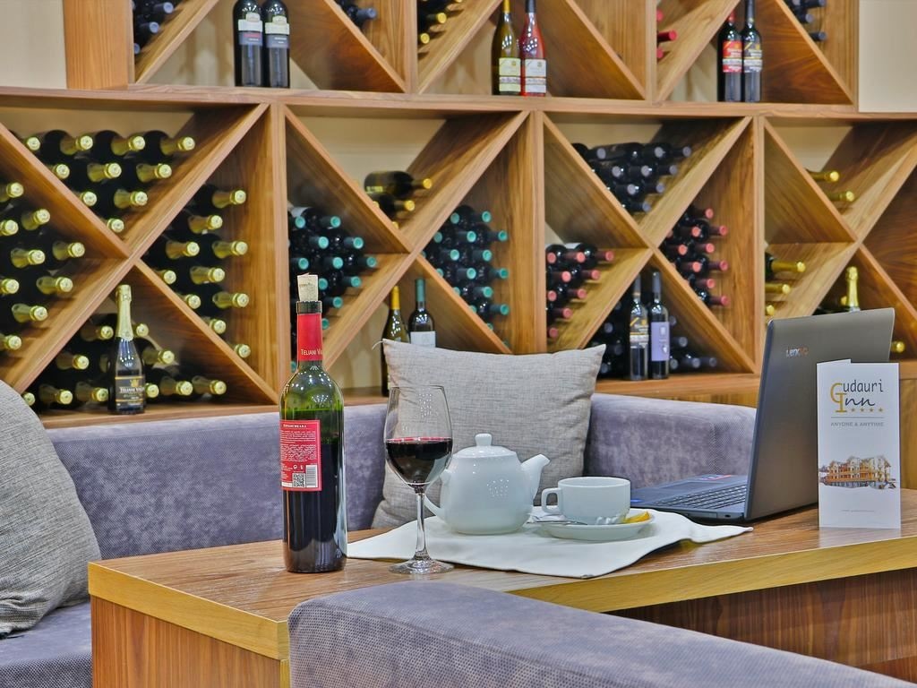 restaurants-restaurant