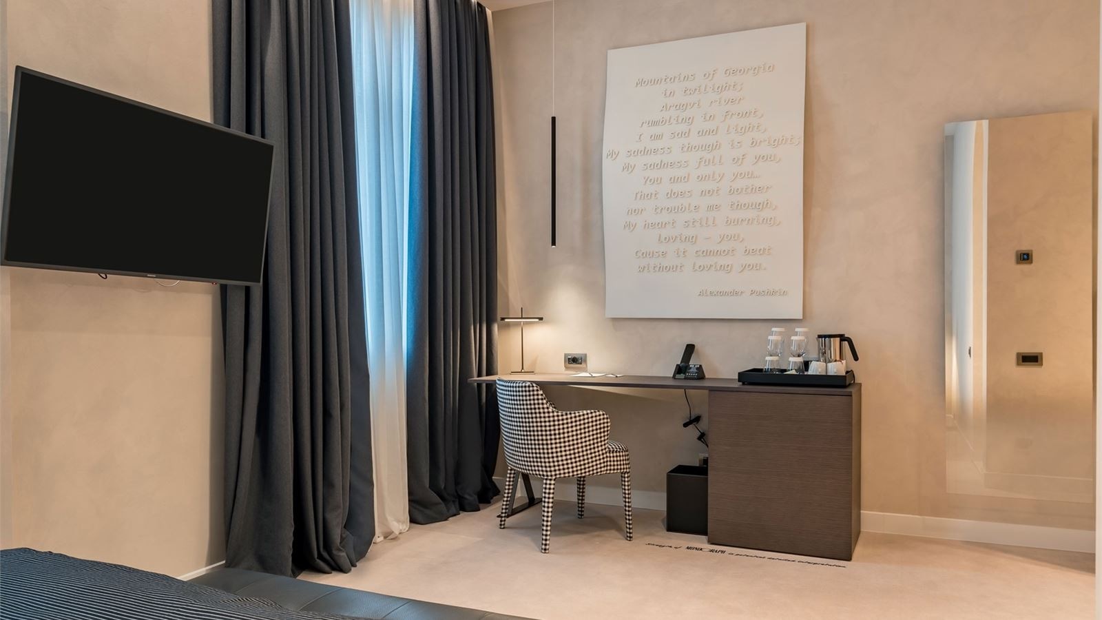 rooms-dbltwin-asocio-room-category-freedom-sq-view