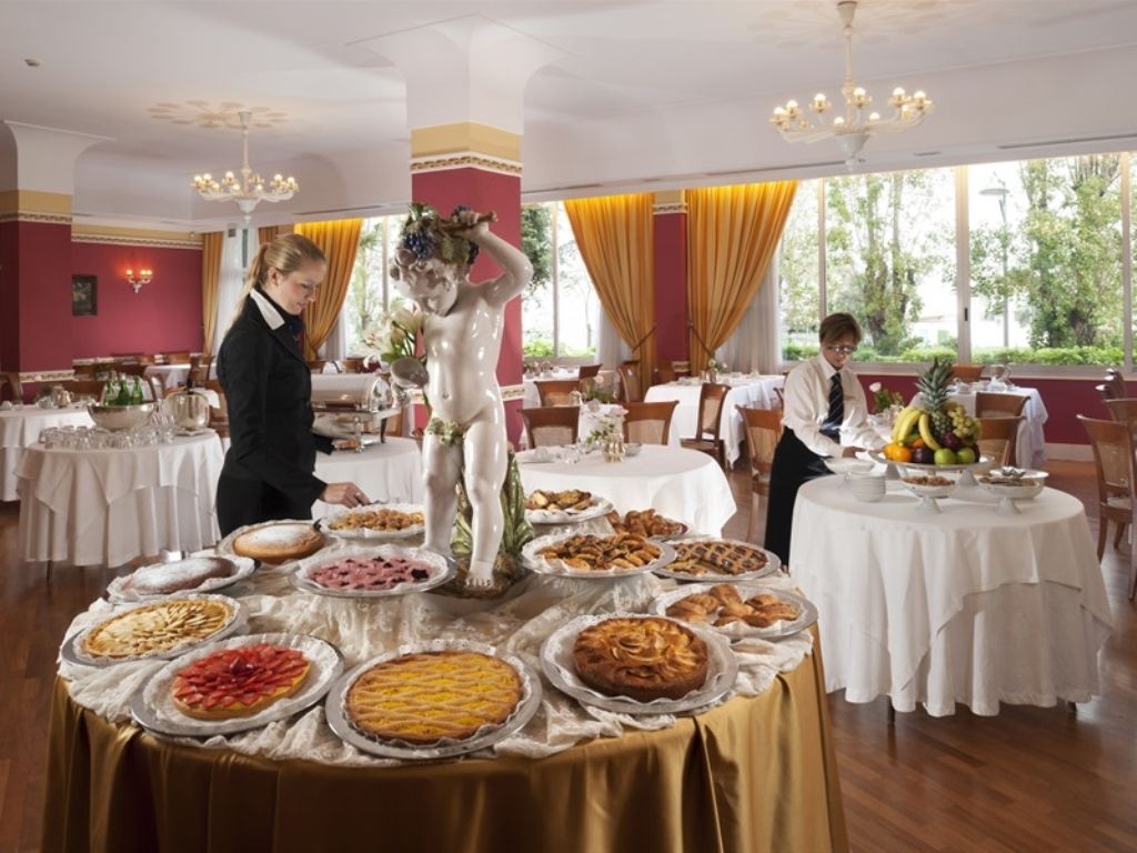 restaurants-restaurant